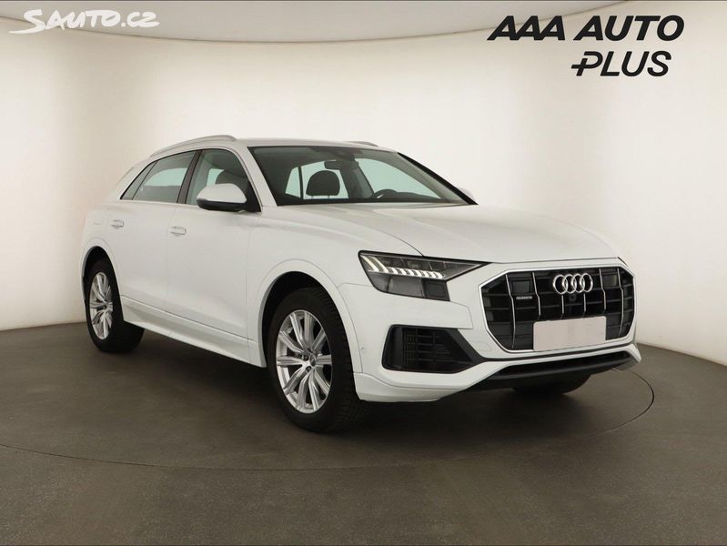 Audi Q8, 55 TFSI, ČR, Panorama, Kůže